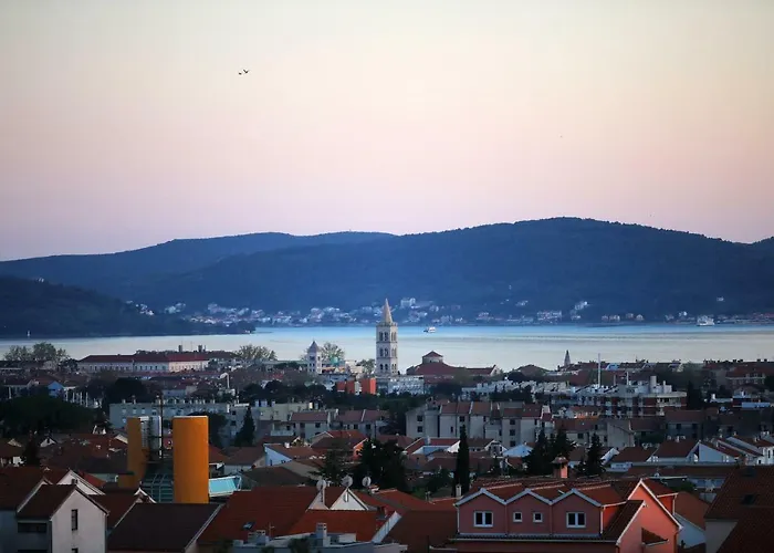 Deluxe Look شقة زادار