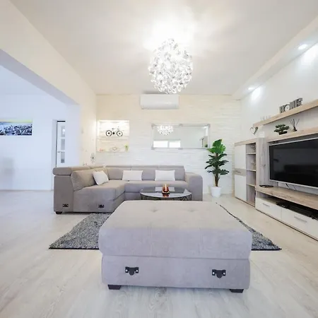 Apartment Deluxe Look *