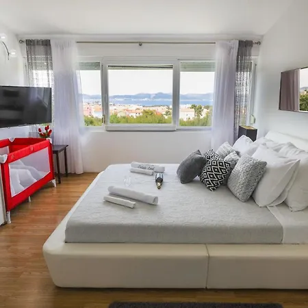 Deluxe Look Apartman *
